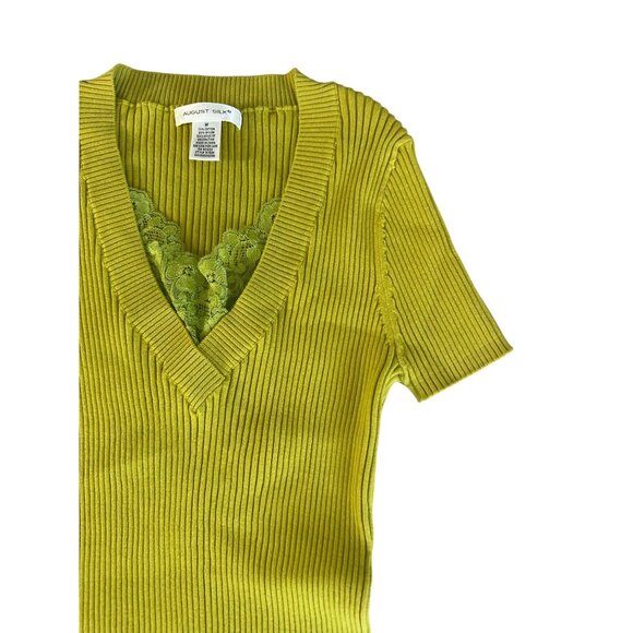AUGUST SILK Chartreuse Green V Neck Top Size Medium - Picture 2 of 6